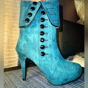 Brand new teal ankle high boots size 7